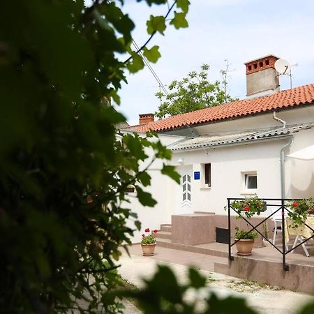 Charming Apartment In Town Center Pula Extérieur photo