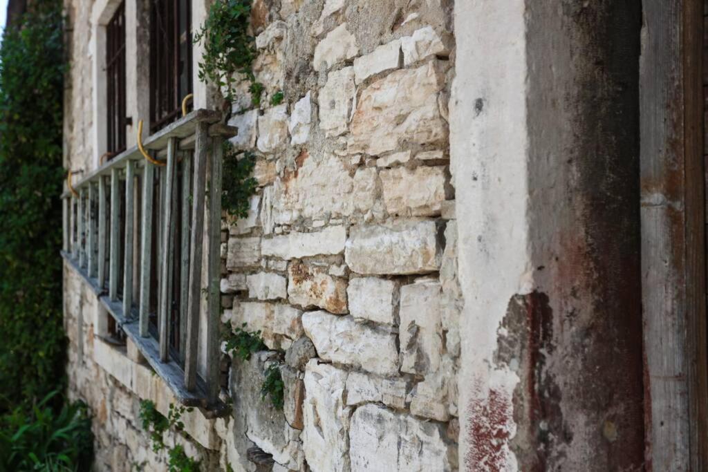 Charming Apartment In Town Center Pula Extérieur photo