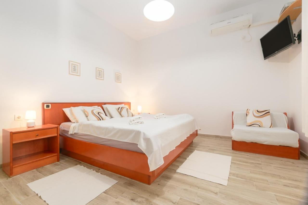 Charming Apartment In Town Center Pula Extérieur photo
